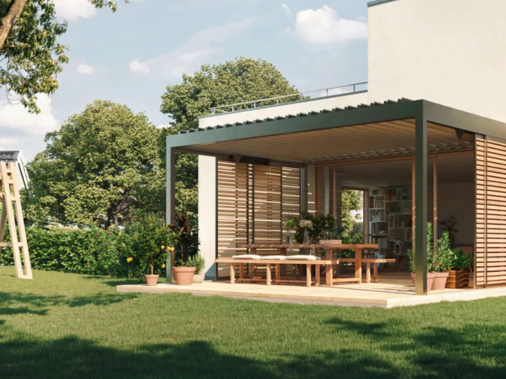 Vrijstaand aluminium lamellendak Lamaxa L50 met houten lamellen in een tuin